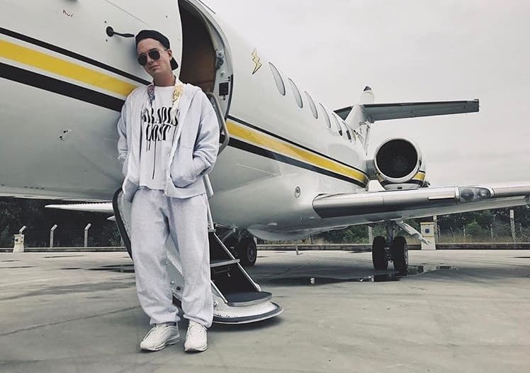 J Balvin comparte gustos con el futbolista Cristiano Ronaldo, pues poseen el mismo modelo de avión.