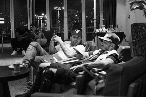 Más que amigos se han convertido en sus hermanos y se dan consejos.