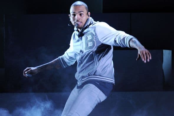 Homenaje a Whitney Houston en GRAMMY 2012                                        