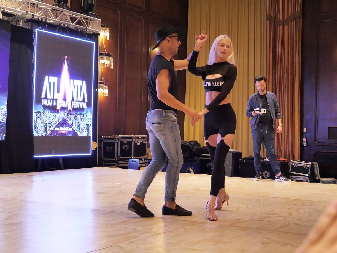 <b>Evento</b>: Atlanta Salsa & Bachata Festival
<br>
<b>Fechas</b>: 7 al 11 de marzo
<br>
<b>Lugar</b>: Courtland Grand Hotel. 165 Courtland St NE. Atlanta, GA
<br>
<b>Sitio web</b>: 
<a href="https://www.atlantasbf.com/">https://www.atlantasbf.com/</a> 
<br>
<br>Festival anual de baile de salsa y bachata con talleres, fiestas, instructores y más.