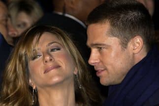 Una de las infidelidades con mayor resonancia en el mundo del espectáculo fue protagonizada por el actor Brad Pitt cuando comenzó un romance con Angelina Jolie estando casado con Jennifer Aniston.