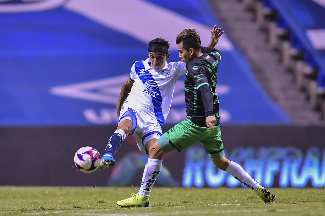Puebla buscaba meterse en el partido, pero no encontraban la fórmula para hacer el gol.