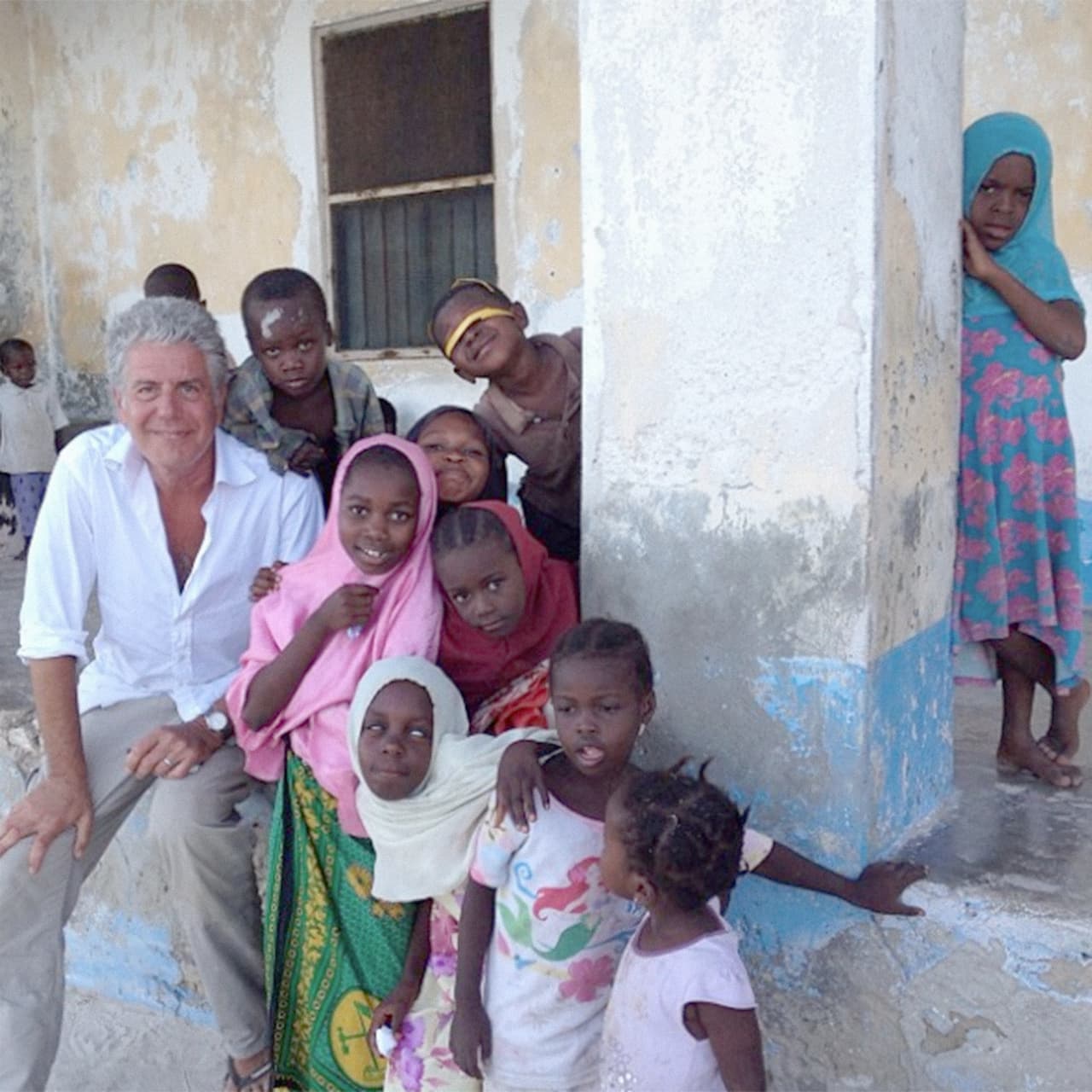 El 'rock star' del mundo culinario durante su visita a Zanzíbar, una isla en la costa de Tanzania, 2015.