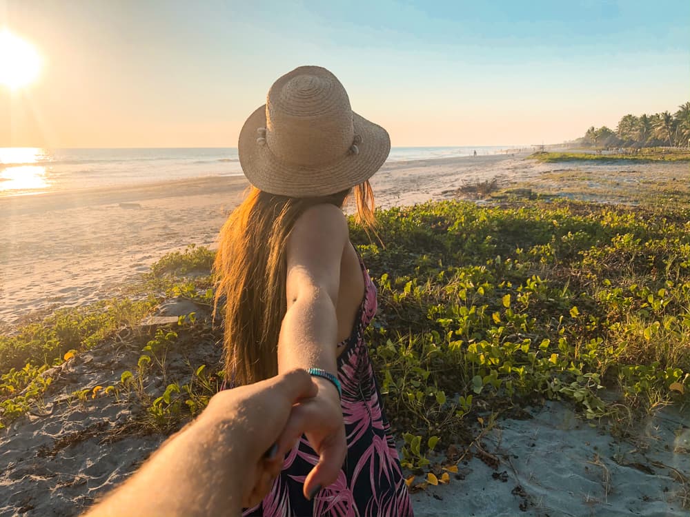 Es cierto, a veces la actitud perfeccionista y crítica de Virgo puede molestar, pero al mismo tiempo, se puede entender como un deseo de ser cada día mejor persona. Al comprender esa dicotomía, y sin dejar de ser tú ni cambiar tu personalidad para moldearte a la ajena, todo marchará a pedir de boca. Cada cual puede mantener su independencia y al mismo tiempo lograr que con tu forma de reaccionar impartas siempre un toque nuevo a la relación.