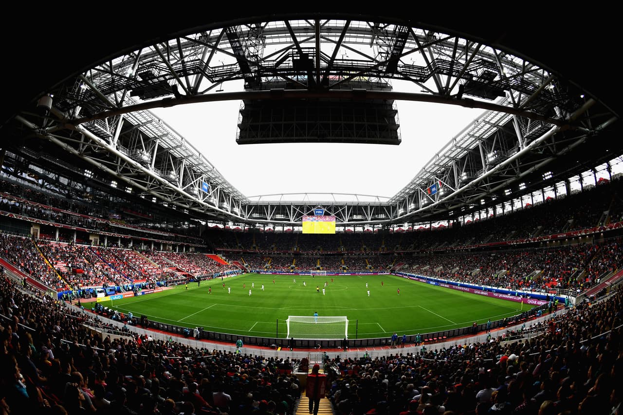 Hermosos trajes y mucho colorido de la afición en Rusia para el juego por el tercer puesto en la Copa Confederaciones.