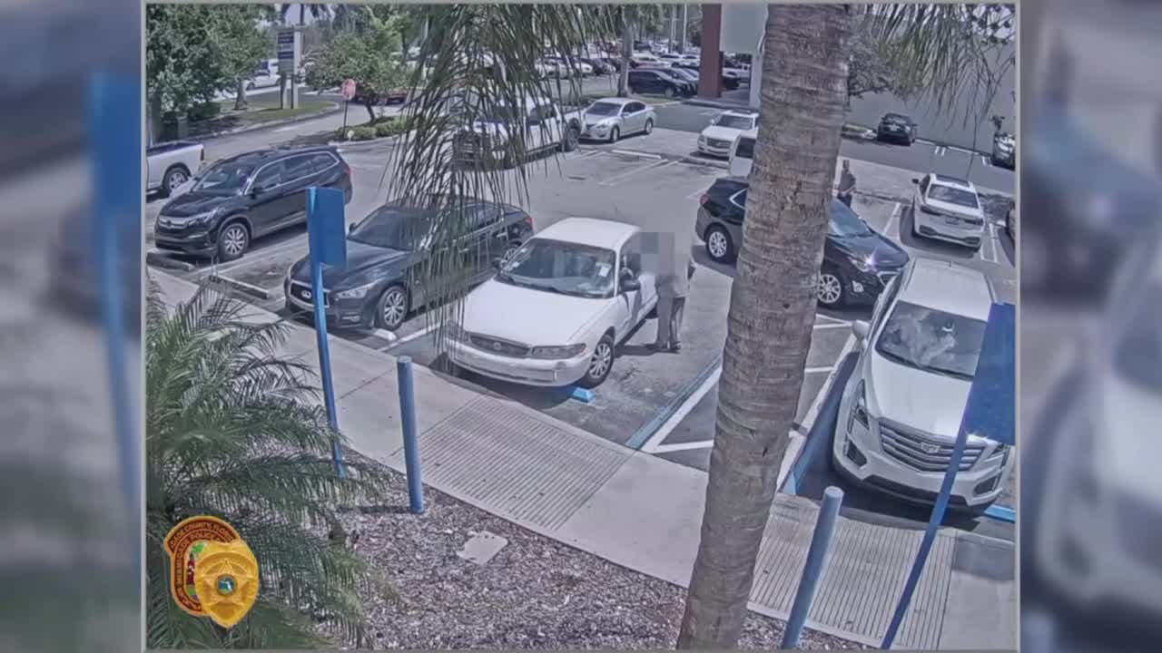 Buscan a 4 sospechosos que robaron a un anciano en un banco del suroeste de Miami 