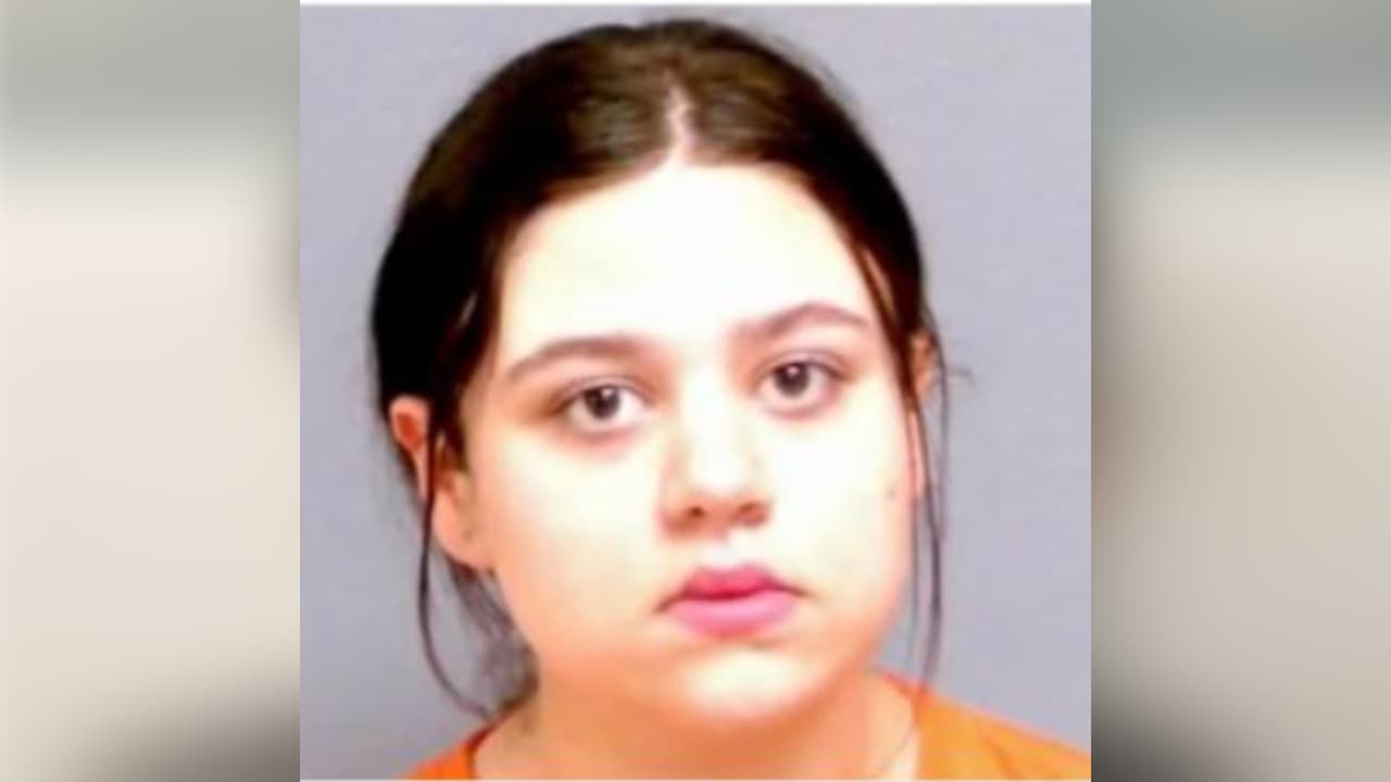 La conoció por internet, la invitó a mudarse a con él, pero luego descubrió que la mujer abusaba sexualmente de su hija 