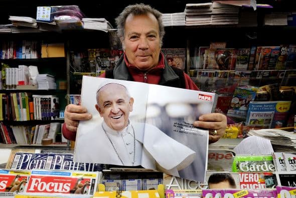La revista titulada “Mi Papa” (' papa Il mio ') (anunciado como la" primera semana en el mundo dedicado al Papa Francisco) se inició el 5 de marzo por el grupo editorial de Silvio Berlusconi.