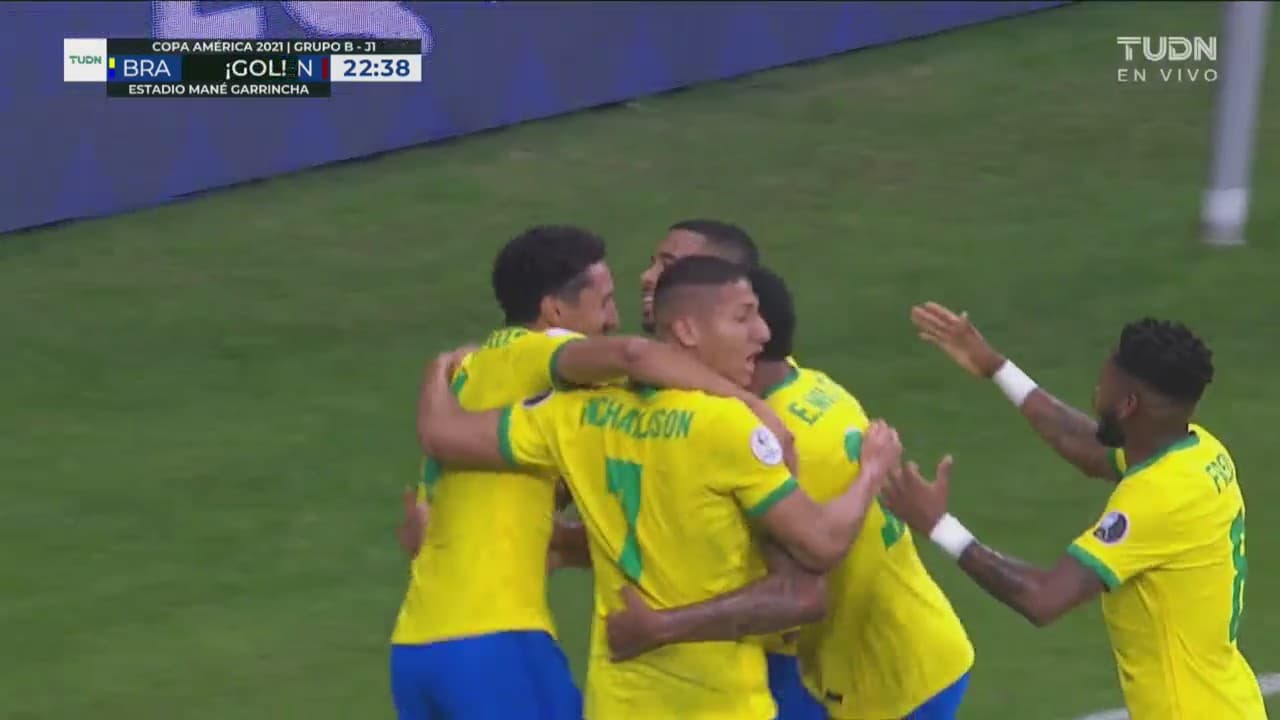 ¡Brasil pega primero! Richarlison asiste y Marquinhos anota el 1-0