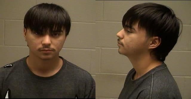 Kevin Rolon de 18 años, recibió cargos por posesión de marihuana y uso ilegal de armas.