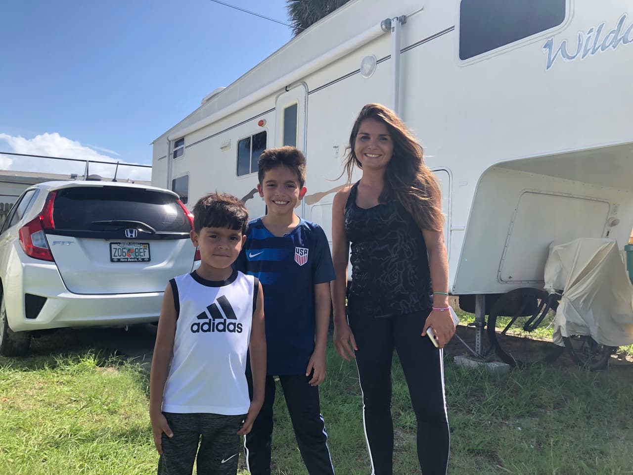 “Mi hijo pregunta: ¿De verdad viene otra vez?": Se fueron de Puerto Rico tras María y ahora se preparan para recibir a Dorian