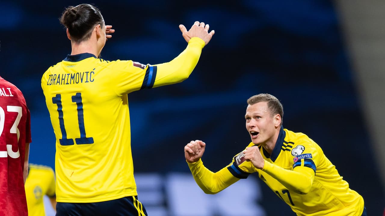 Zlatan cantó por primera vez el himno de Suecia por promesa a su DT