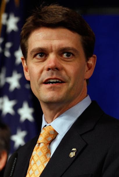 El director de Inmigración y Aduanas de EU, John Morton dijo que el agente Zapata trabajaba para la Unidad de Contrabando y Tráfico Humano.