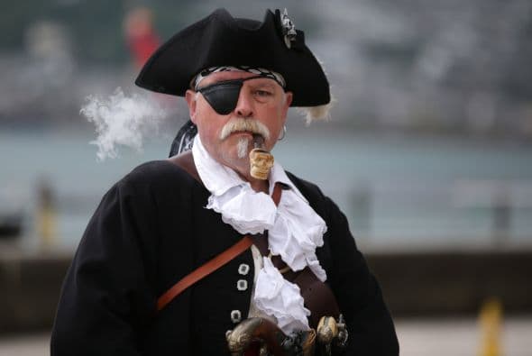 Y hasta parches en los ojos.