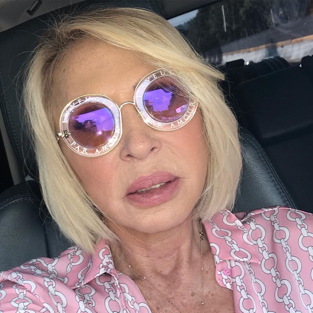 Cuando el huracán Manuel azotó las costas mexicanas de Acapulco en 2013, la conductora intentó colaborar con los damnificados llevando su programa Laura es de todos, hasta el lugar de la tragedia, acciones que no fueron bien recibidas por los televidentes.