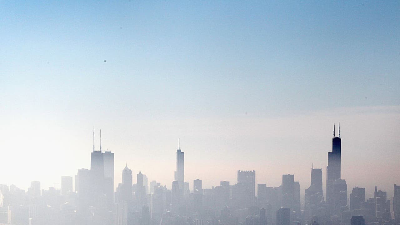 Áreas de densa niebla al amanecer y lluvia gran parte de miércoles