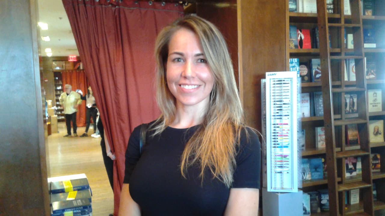 Julia Carter, simpatizante de Ann Coulter