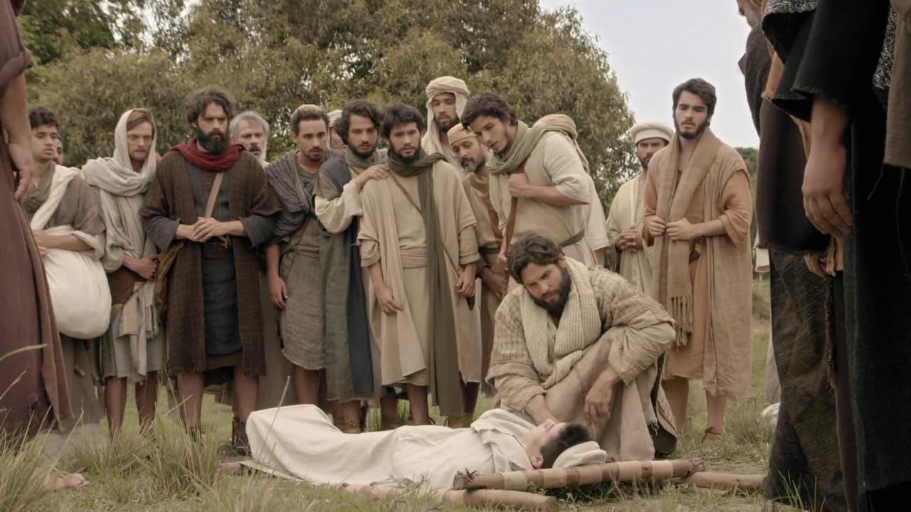 A pesar de que la ley de Moisés no le tenía permitido a Jesús tocar a un muerto, él lo hizo al ver el sufrimiento de la madre del joven fallecido y éste revivió.