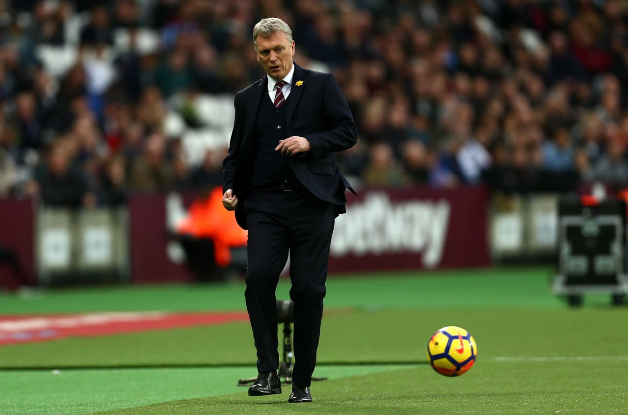 El técnico David Moyes dejó en el banquillo al mexicano Javier Hernández. El Chicharito tuvo que esperar.