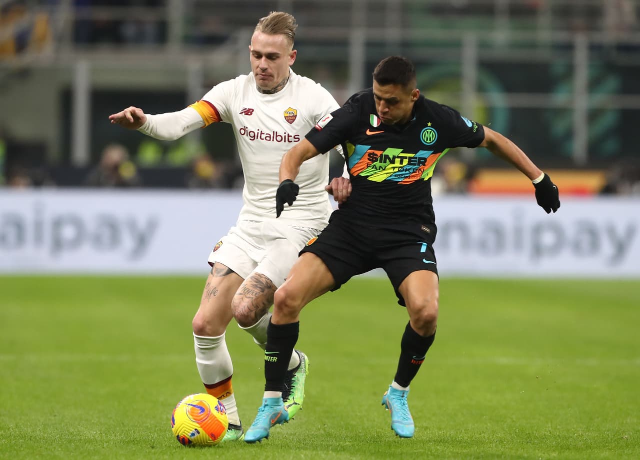 La delantera del Inter carbura y con los goles de Edin Dzeko y Alexis Sánchez, los Azzurris vencen 2-0 a la Roma y se meten en las semifinales de la Coppa Italia.