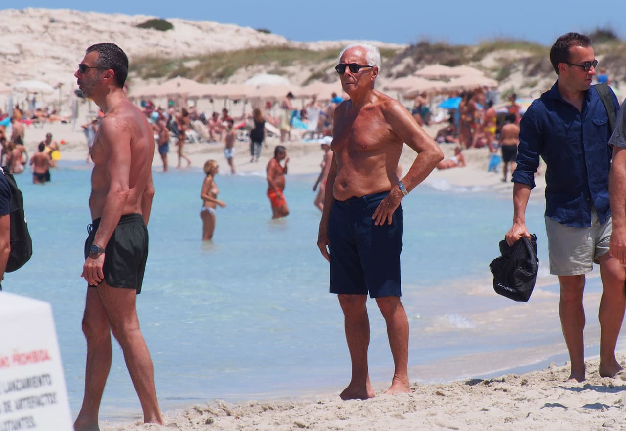 Presumiendo su figura...