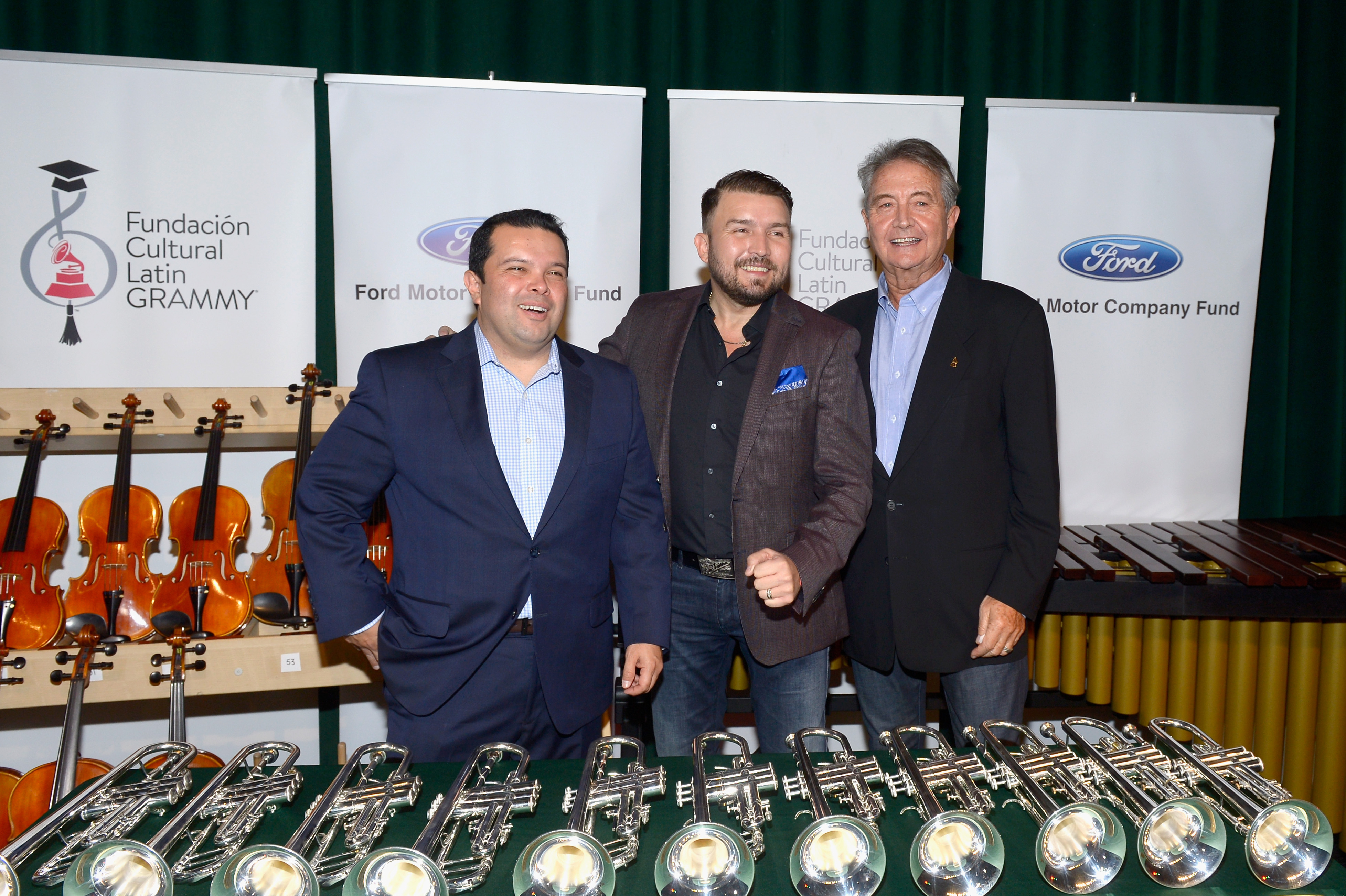 Poncho Lizárraga participará en el último programa de Latin GRAMMY en las Escuelas 2015