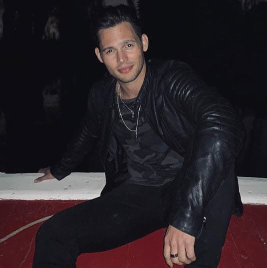 Desde hace tres meses se comenzó a rumorar que Emmanuel Palomares, de 29 años de edad, estaba comenzando un romance con la periodista Paola Rojas, de 42 años.