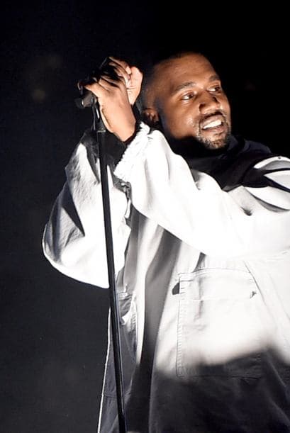 Pero todo lo contrario, West es un hombre serio, duro, pero también tiene su corazoncito.