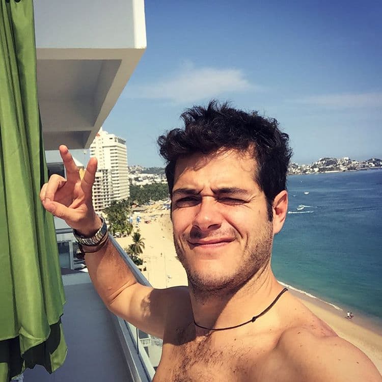 Otro jovencito que nos conquistó con su talento y galanura fue Alfonso Dosal.