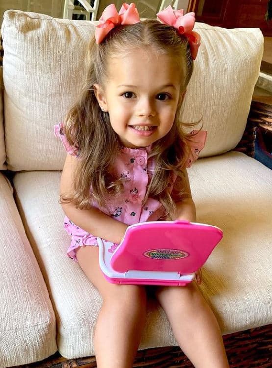 Entre los hitos de crecimiento de la hija de Ingrid se destaca su primer día de escuela, el cual vivió a inicios de marzo de 2022.