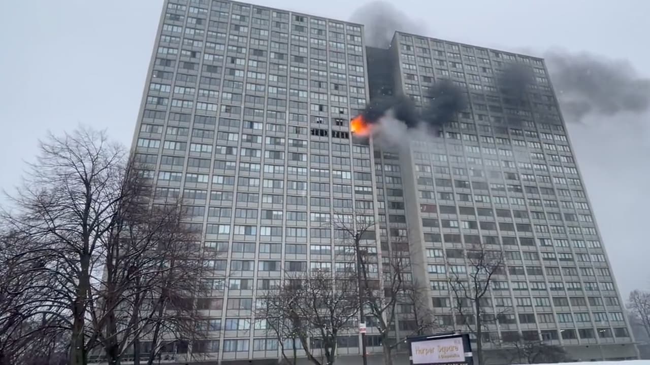 Incendio en edificio de Kenwood deja un muerto y al menos ocho heridos