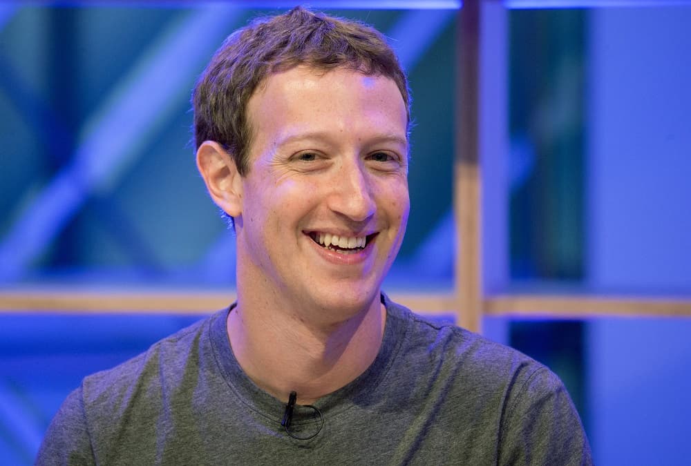 Zuckerberg pide al Supremo apoyar acción ejecutiva migratoria de Obama