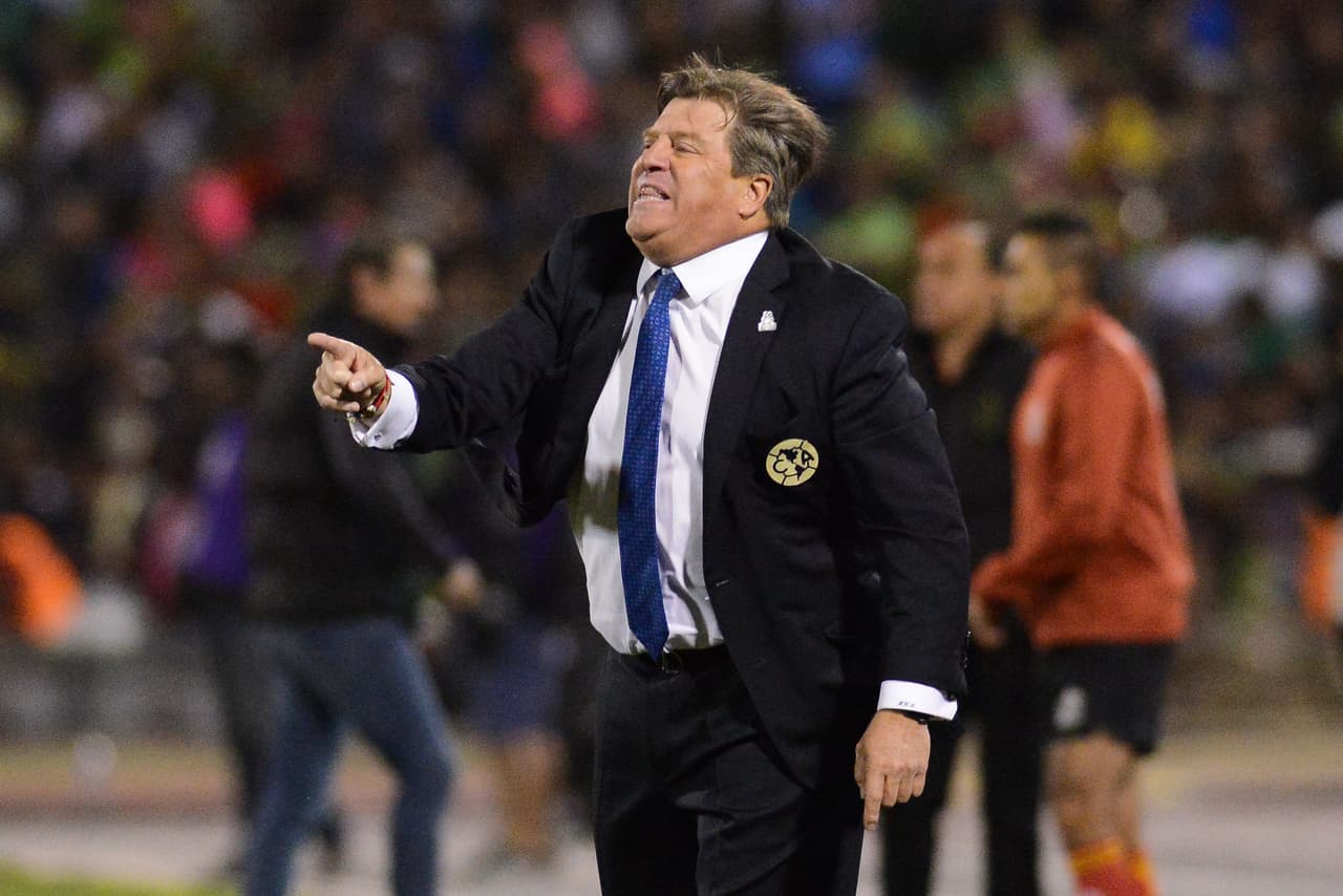 Las llegadas de los juarenses eran cada vez más intensas y peligrosas, por eso Miguel Herrera comenzaba a inquietarse.