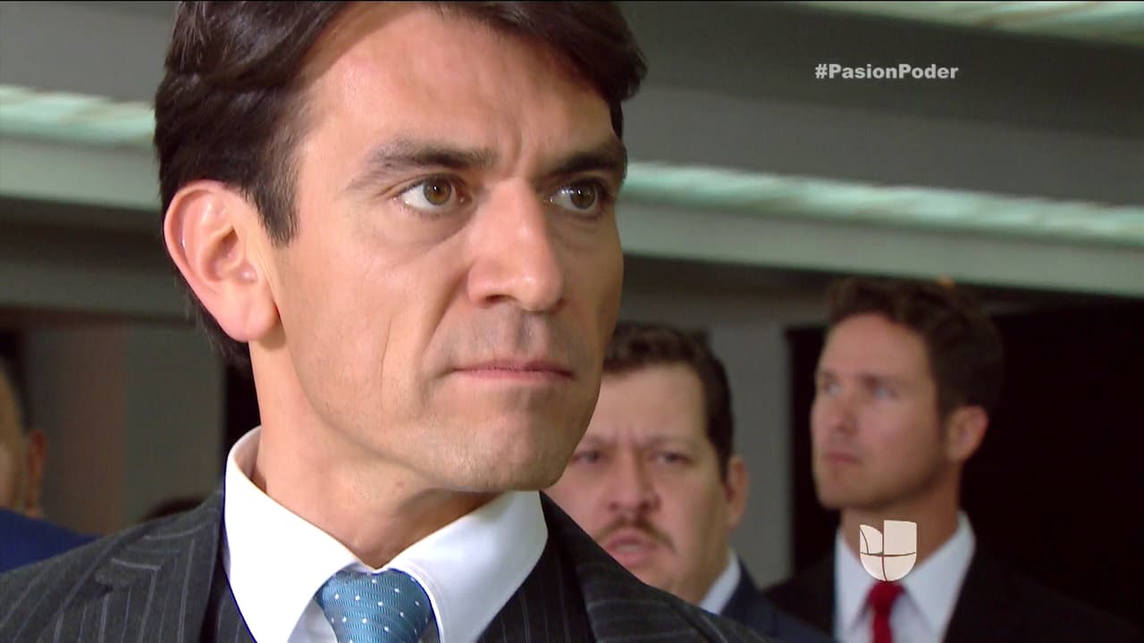 Pobre Julia, la metiste en graves problemas con Eladio.