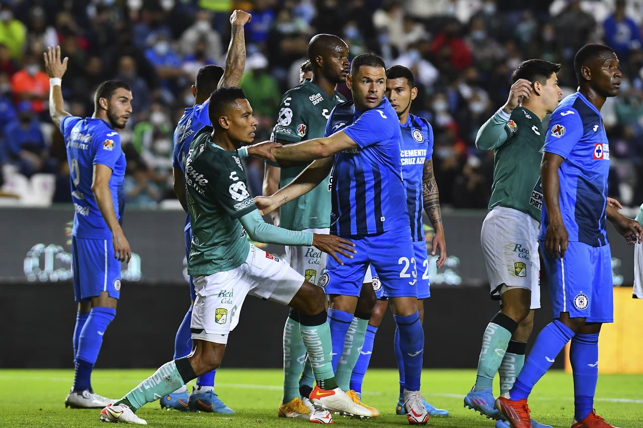 Cruz Azul derrotó al León y se mantiene en la parte alta de la clasificación.