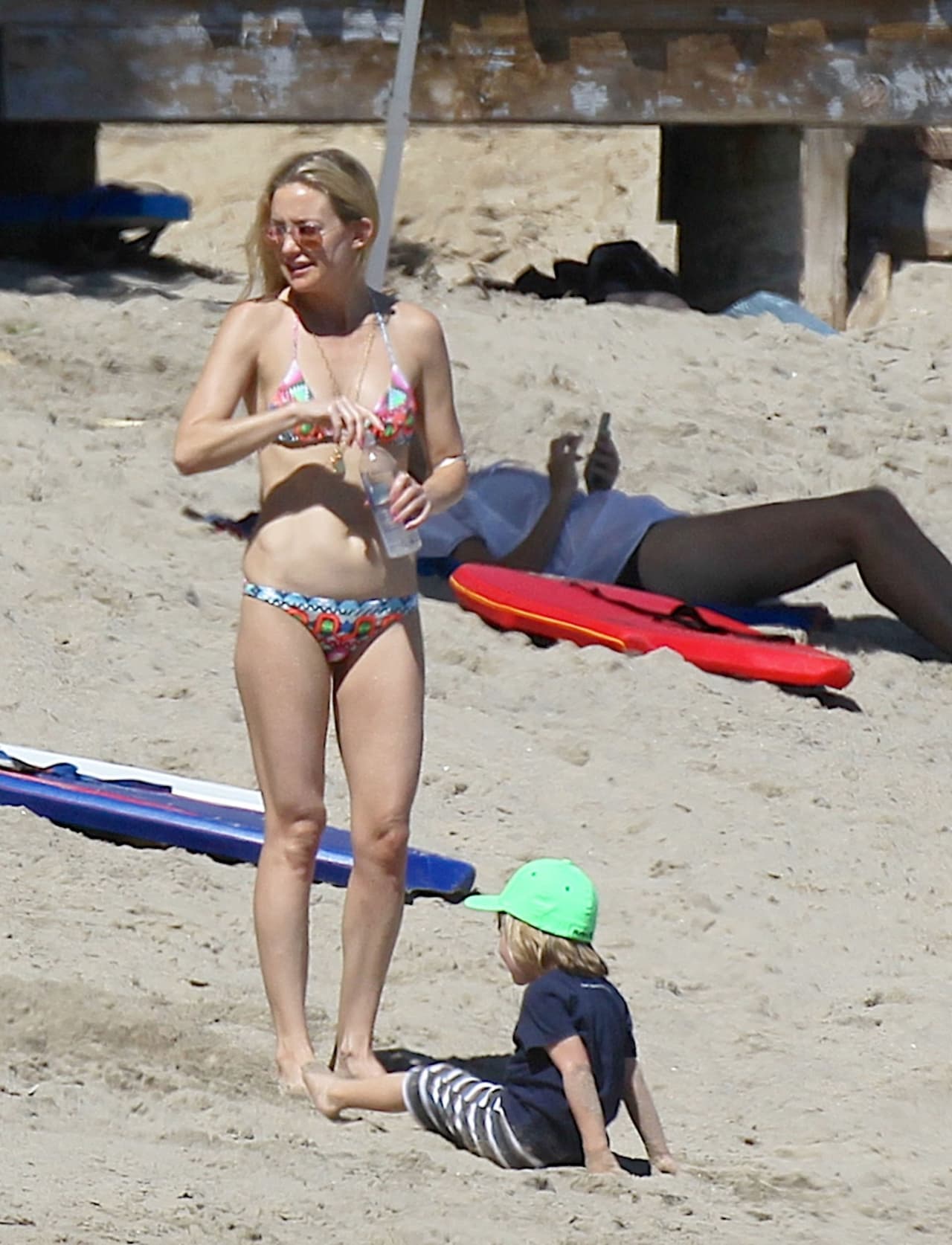Kate Hudson, súper sexy en bikini.