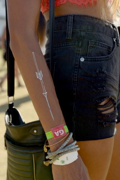 Los 'daisy shorts' serán una pieza básica esta temporada, se llevarán en mezclilla de todos los colores.