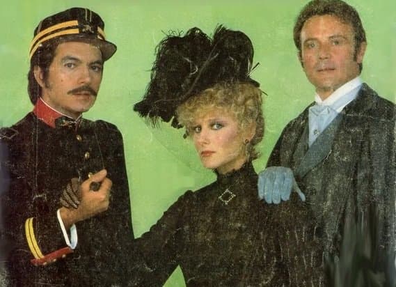 <b>Bach</b> protagonizó 4 telenovelas en esta década, siendo 'Bodas de odio' la más memorable, pues gracias a su intensa historia los productores de televisión han vuelto a hacer esta historia en diferentes versiones.