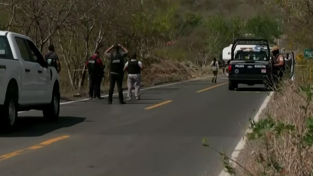 Violencia alcanza Colima: 35 vehículos y 5 comercios incendiados tras operativo contra "El Mencho"