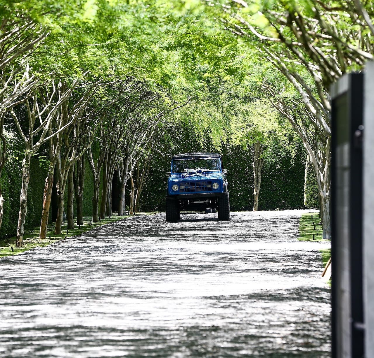 Hasta el momento no ha trascendido cuánto costó el regalo de Jennifer López para A-Rod, pero se sabe que una camioneta como esa, con los detalles personalizados que le añadió, podría superar los 70 mil dólares.