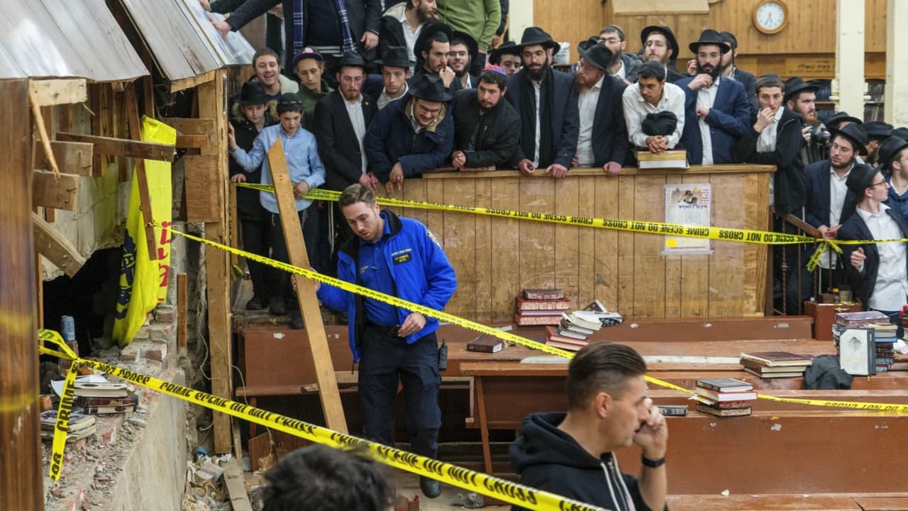 Hasta el momento,
<b>no está claro cuándo se empezó a construir el túnel ni cuáles eran las intenciones de los "estudiantes extremistas"</b>. El miembro del Jabad que ofreció declaraciones, dijo que dichos estudiantes habían sido renegados de la sinagoga.