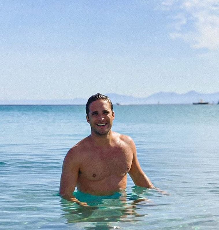 Aunque en ese entonces no lo habían confirmado, era evidente que estaban juntos, pues ambos compartieron fotos de los mismos lugares.
<br>