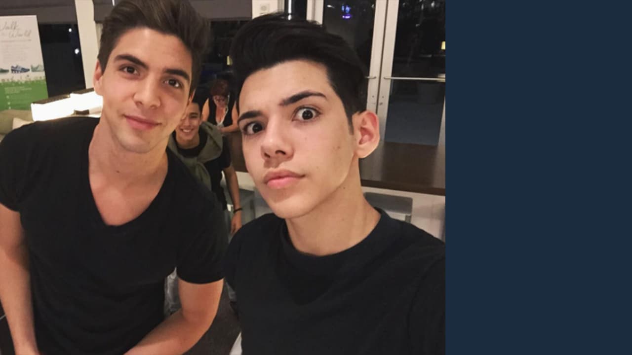 Todos saben que están luchando por el mismo sueño y al final sólo 5 serán los ganadores, pero esto no los detiene de ser buenos amigos y divertirse en su tiempo libre.