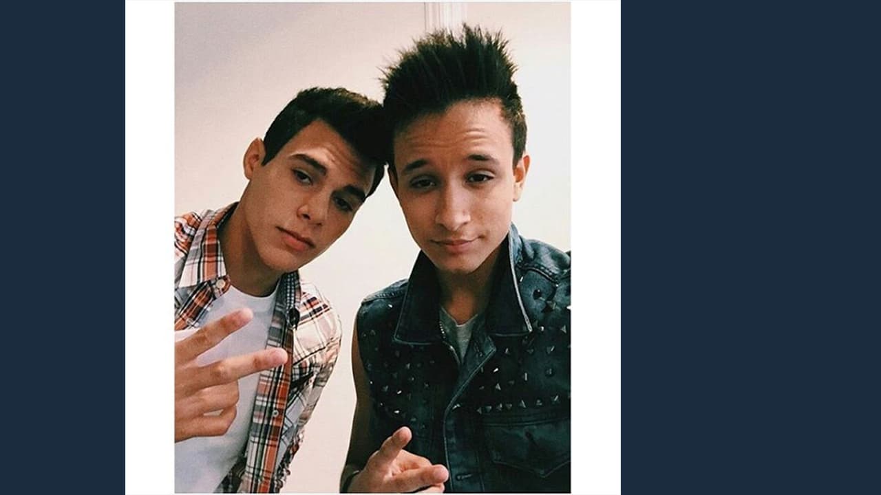 Todos saben que están luchando por el mismo sueño y al final sólo 5 serán los ganadores, pero esto no los detiene de ser buenos amigos y divertirse en su tiempo libre.