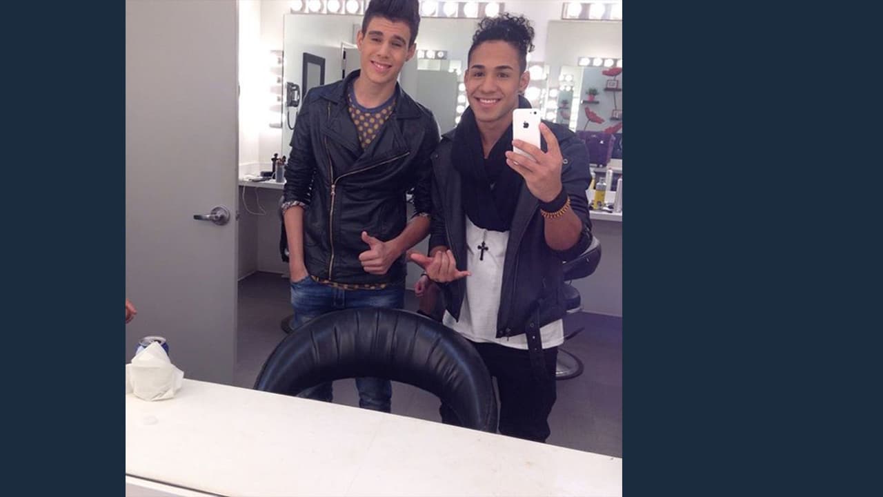 Todos saben que están luchando por el mismo sueño y al final sólo 5 serán los ganadores, pero esto no los detiene de ser buenos amigos y divertirse en su tiempo libre.