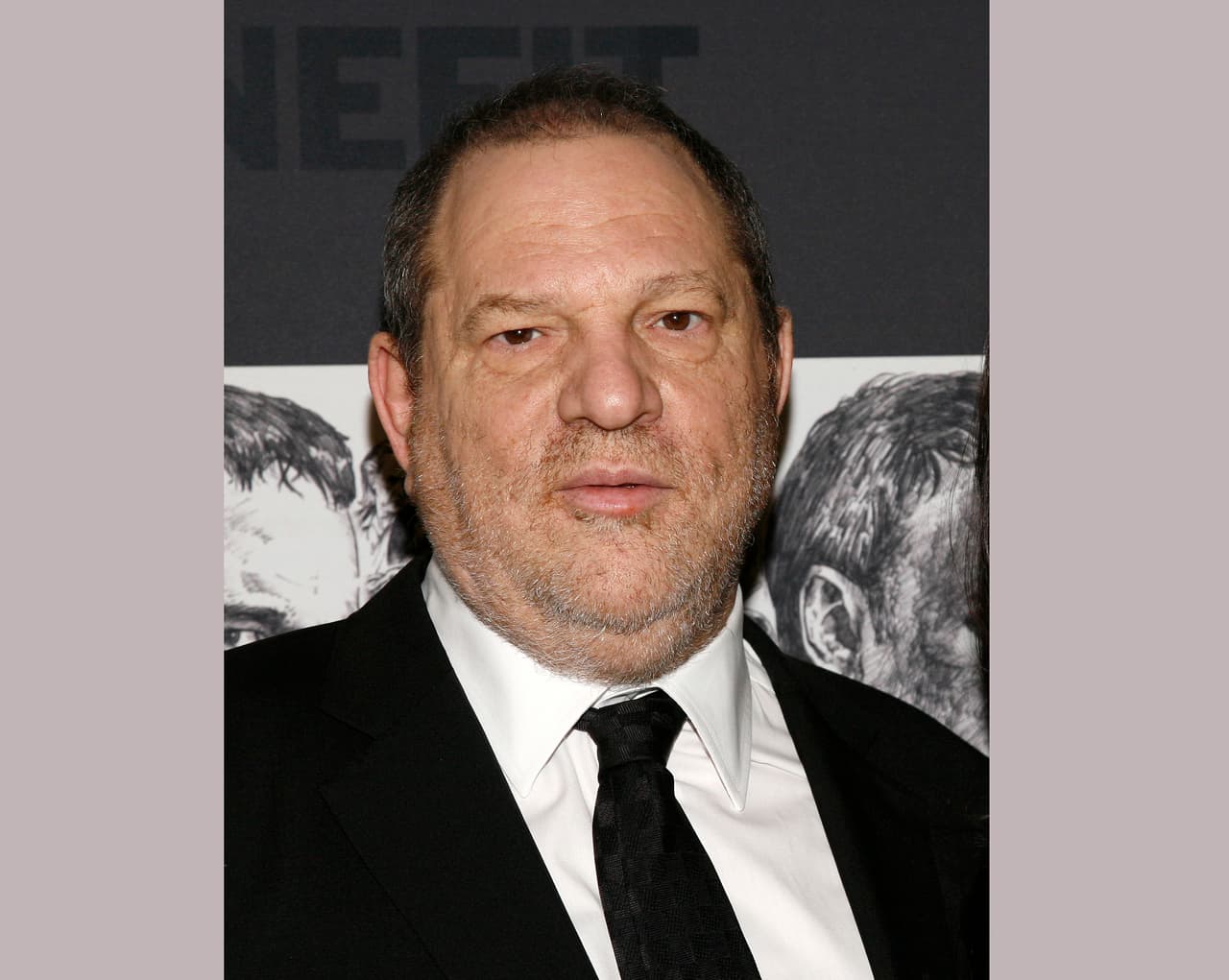 Este lunes 24 de febrero de 2020, Weinstein fue condenado a 29 años de prisión por agredir sexualmente a la ex asistente de producción Mimi Haleyi en 2006 y por abusar sexualmente de la aspirante a actriz Jessica Mann en 2013, aunque fue absuelto de violación en primer grado y de los cargos más graves de agresión sexual.