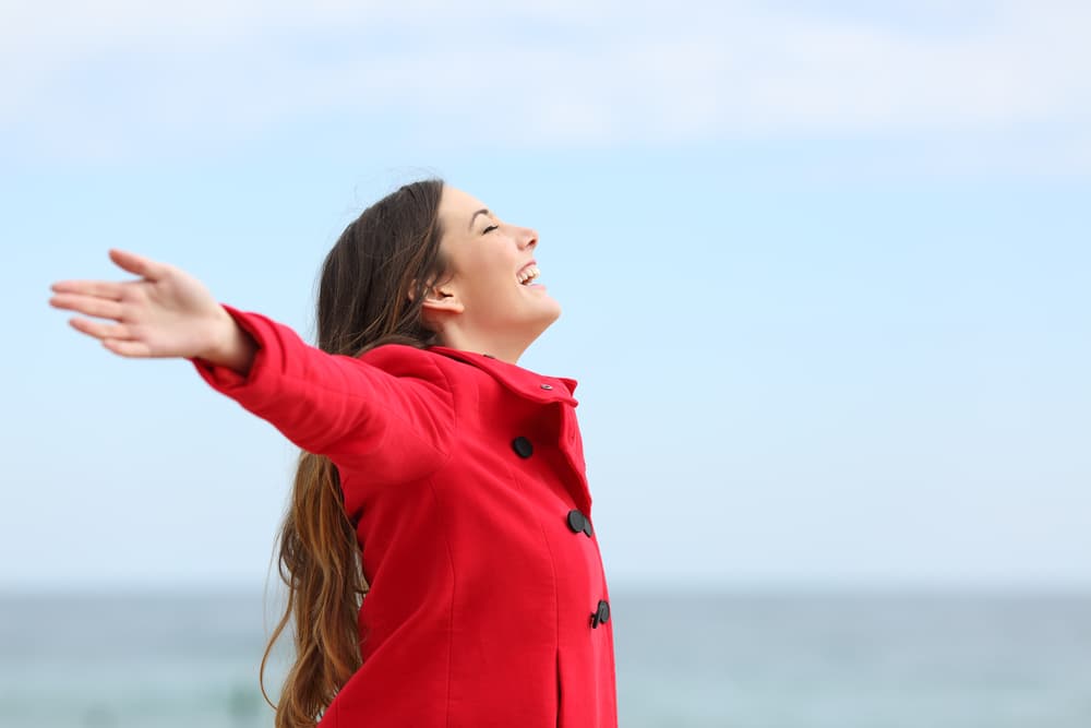 <b>Leo</b>
<br>
<b>Sabrás cómo conducir mejor tu vida sentimental</b>
<br>Si estás solo, o sola, disfruta esa soledad creativa. Las lecciones de Saturno te confieren experiencia y mayor conocimiento en todo lo que haces. Ahora podrás manejar mejor tu destino y si estás enfrentando nuevas circunstancias en tu vida saldrás airosamente de las dificultades. Estás en tu ciclo fuerte. Lo diferente, divertido y osado se va transformando en algo cotidiano en tu horizonte emocional. Si notas que las inquietudes ajenas empiezan a cobrar su cuota en tu salud trata de apartarte de esos problemas. Haz lo tuyo.