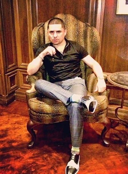 Se rumoró que cuando Larry estuvo en prisión había recibido una carta del capo mexicano...