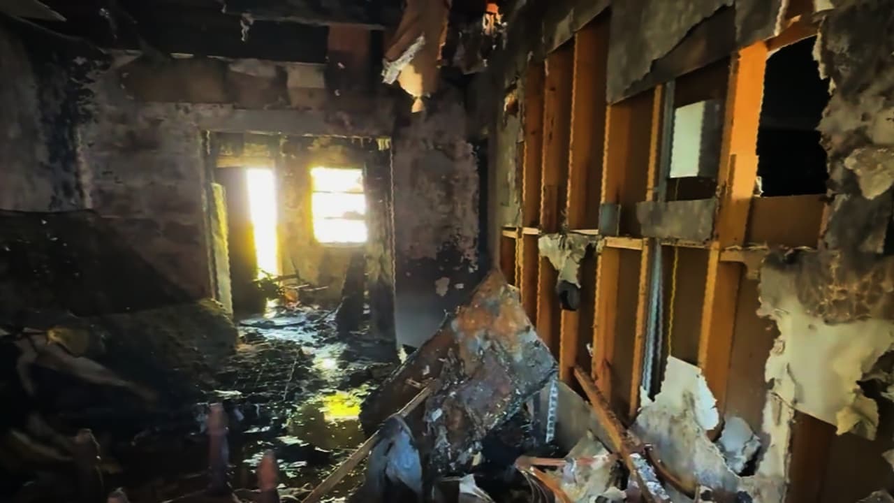 Cuatro personas desplazadas y un gato muerto tras explosión e incendio en una casa dúplex en Miami