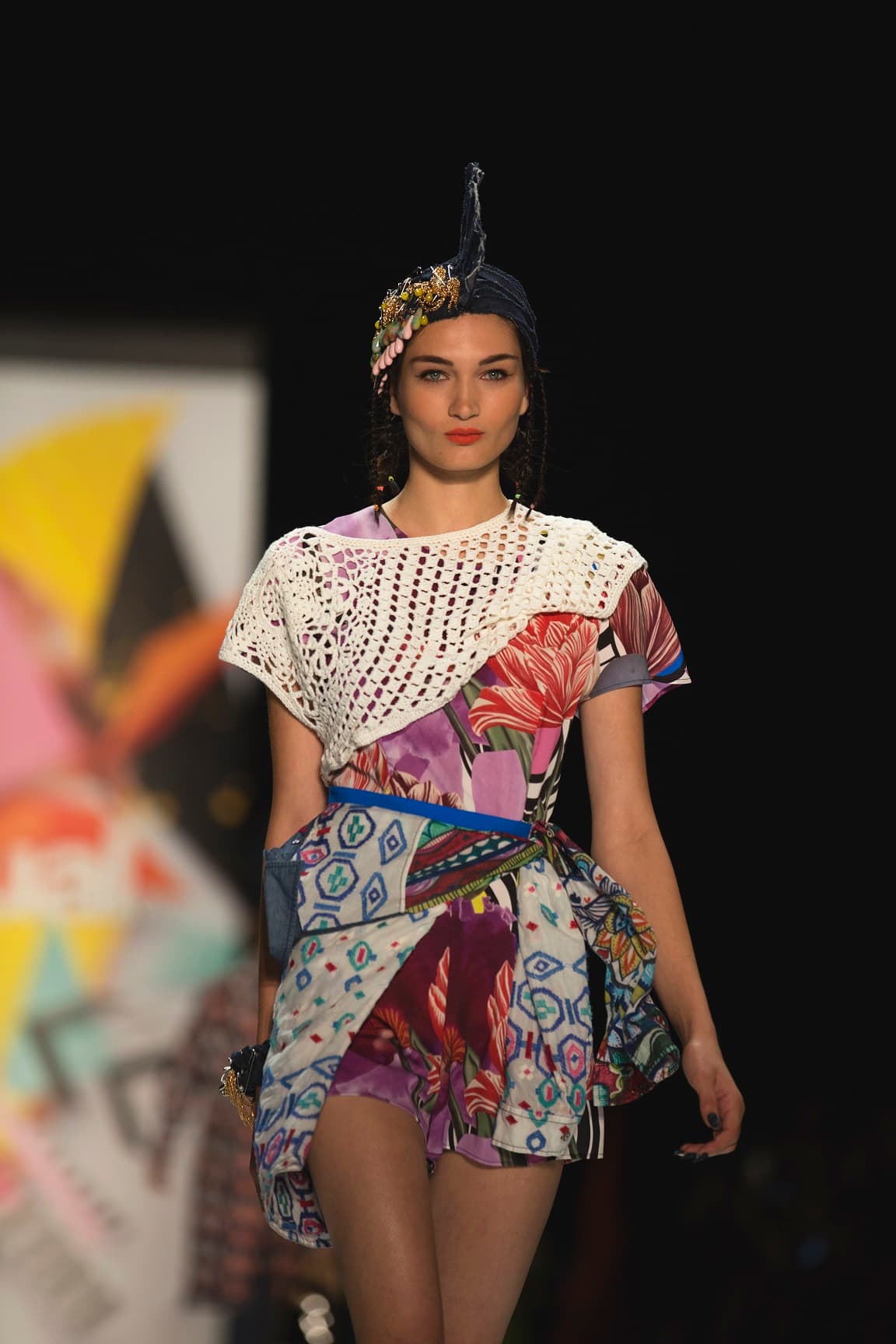 La apuesta incluyó cosas urbanas, sofisticadas y audaces que la marca ya venía trabajando. Diseñador Desigual. NYFW, Spring/Summer 2016 - 10/09/2015